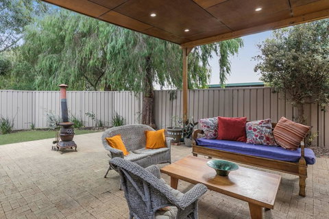 Beach Retreat Quinns Rocks - Holiday Adelaide 2