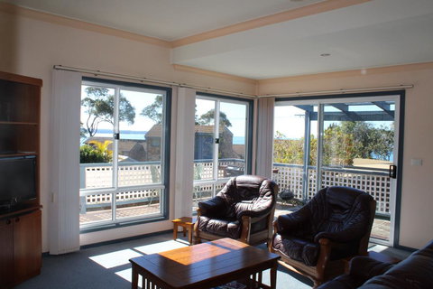 Beach Shack On Calton - Holiday Adelaide 2