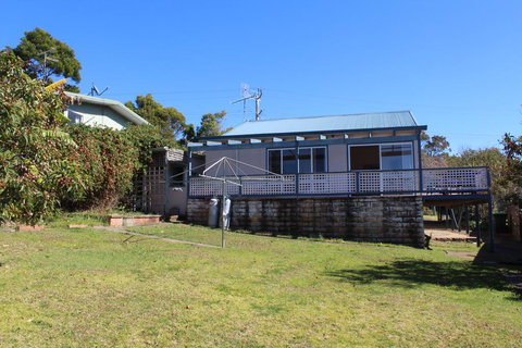 Beach Shack On Calton - Holiday Adelaide 1