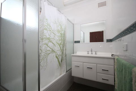 BEACHFRONT 3- 3/12 Bundella Ave LC - Holiday Adelaide 2