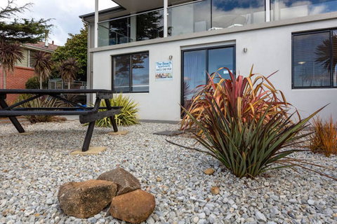 Beachfront Apartment Blackmans Bay - Holiday Adelaide 2