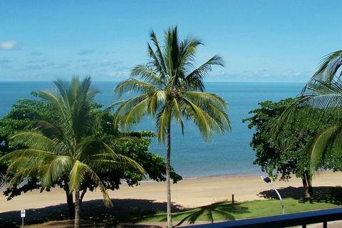 Beachfront Apartments On Trinity Beach - Holiday Adelaide 0