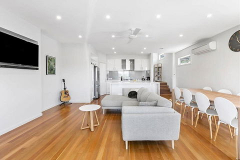 Riviera Lakeside With Uninterrupted Water Views - Holiday Adelaide 2