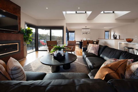 Retreat Lake Daylesford - Free Wifi - Holiday Adelaide 2