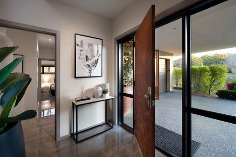 Retreat Lake Daylesford - Free Wifi - Holiday Adelaide 1
