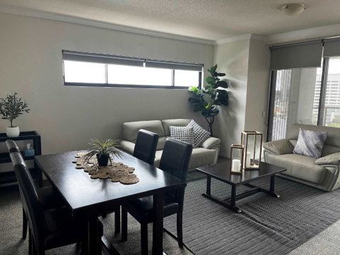 Republic Apartment - Holiday Adelaide 2
