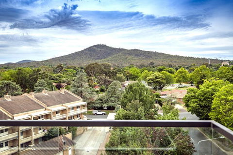 Reid City Escape Modern Stay In ACT - Holiday Adelaide 3
