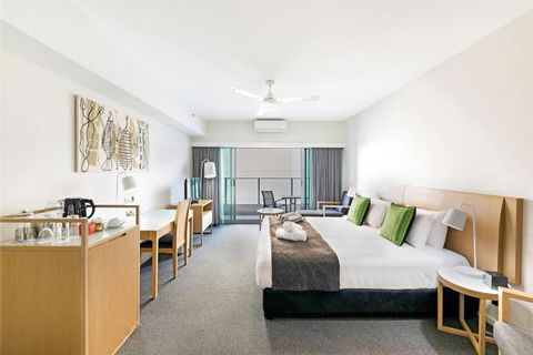 Resort-Style Sister Studios - Double Delight In The CBD - Holiday Adelaide 0
