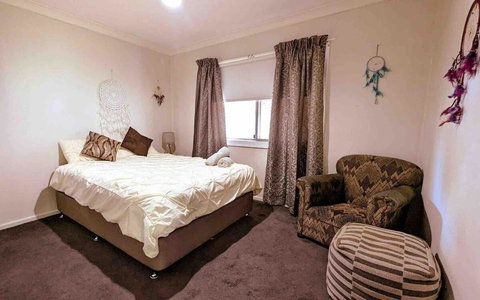 Red Steps - Family & Pet Friendly - Holiday Adelaide 1