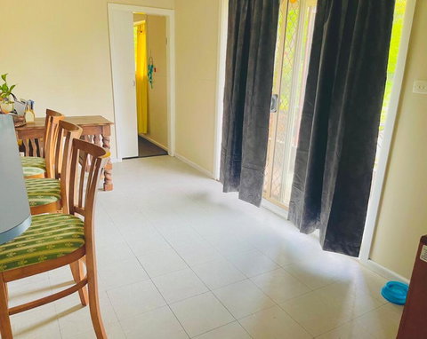 Red Steps - Family & Pet Friendly - Holiday Adelaide 3