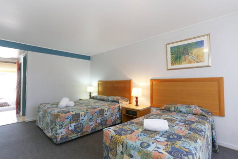 Reef Resort Motel - Holiday Adelaide 3