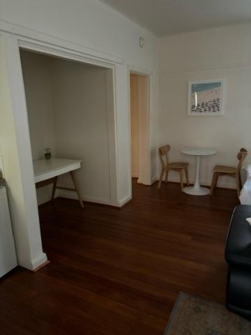 Regents Gate 53 - Holiday Adelaide 1