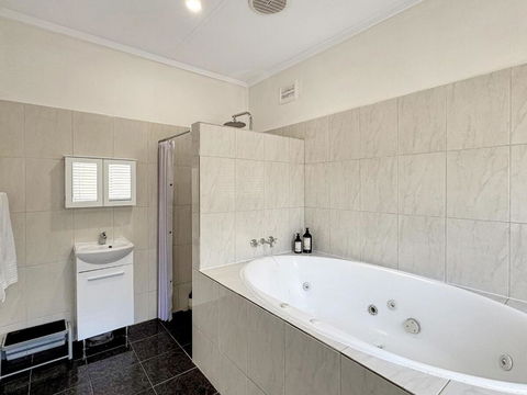 Relax At Gossan - Holiday Adelaide 2