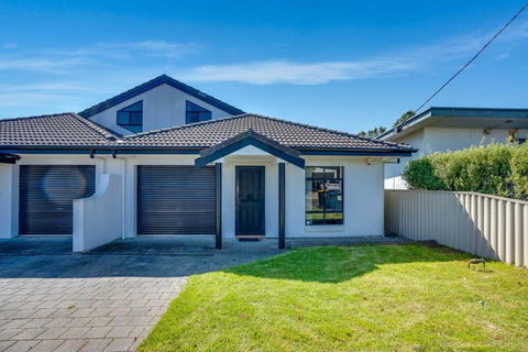 Relax On Charles St - 4A Charles Street Port Elliot - BYO Linen - Holiday Adelaide 0