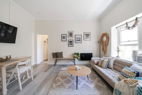 Relaxed Coogee Coastal Living With Ocean Views - Holiday Adelaide 3