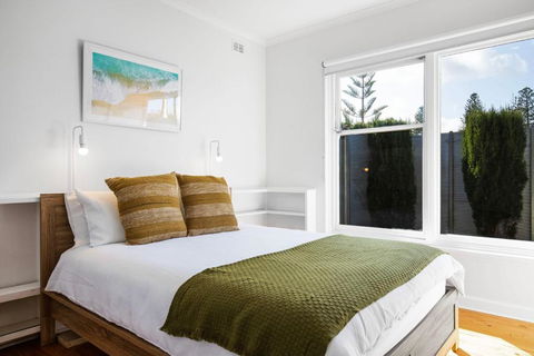 Relaxing 3BR Beachside Haven Grange - Holiday Adelaide 2