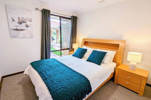 Relaxing Home Close To Nature - Holiday Adelaide 3