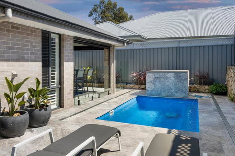 Rengor Executive Retreat - Holiday Adelaide 0