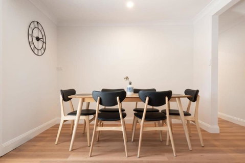 Renovated Delight In Invermay - Holiday Adelaide 1