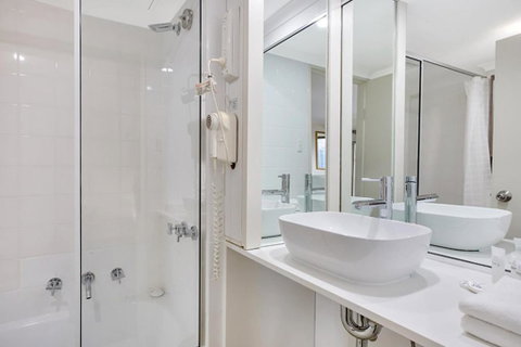 Renovated Stylish Studio - Holiday Adelaide 2