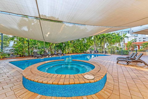 Resort Style King Pad With Sparkling Sea Views - Holiday Adelaide 1