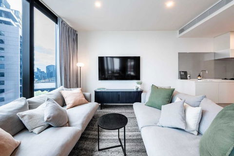 Resort Style Living 2 Bed Apt With Pool BBQ - Holiday Adelaide 0