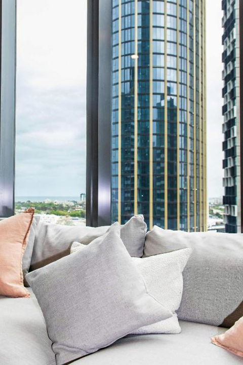 Resort Style Living 2 Bed Apt With Pool BBQ - Holiday Adelaide 1
