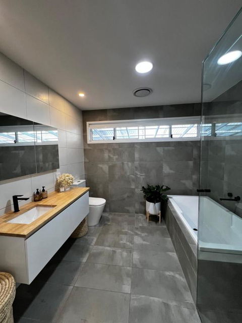 Retreat On Fig Street - Holiday Adelaide 2