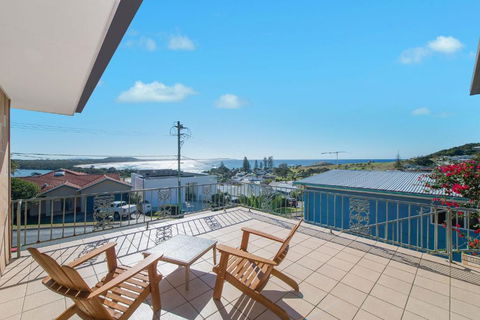Retro Beach House - Holiday Adelaide 0