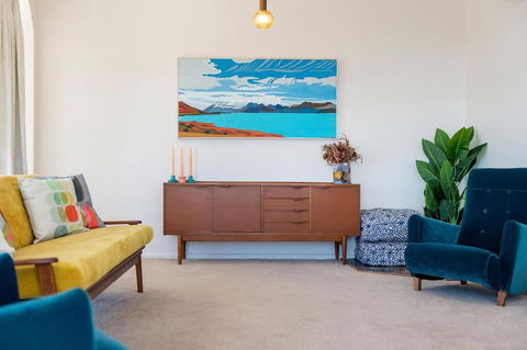 Retro Beach House - Holiday Adelaide 2