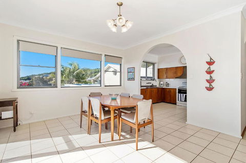 Retro Beach House - Holiday Adelaide 3