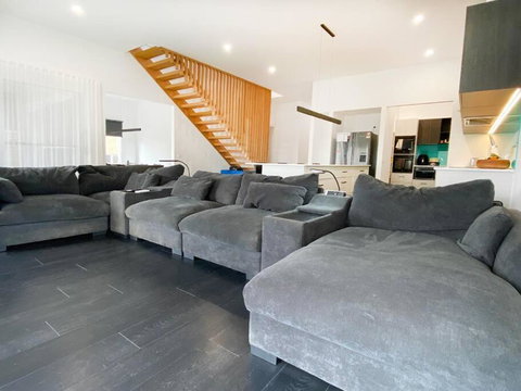 Rhyll Luxury Retreat Phillip Island - Holiday Adelaide 3