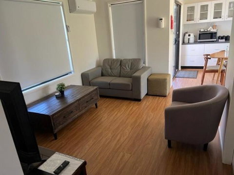 RIVER DOWNS COTTAGE - Holiday Adelaide 2