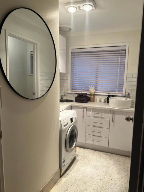 River End Unit Near Parkland - Holiday Adelaide 1