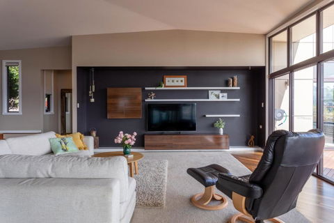 River Haven Serene Spacious With River Views - Holiday Adelaide 2