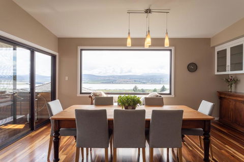 River Haven Serene Spacious With River Views - Holiday Adelaide 1