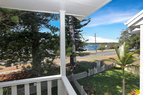 River Tonic - Holiday Adelaide 1