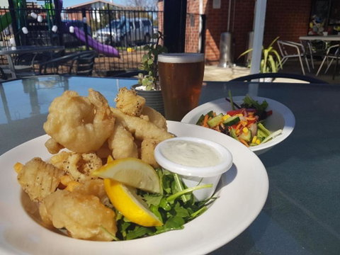 Riverina Hotel - Holiday Adelaide 1
