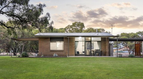 Riversands Rest Accommodation Paringa - Coobah Cottage - Holiday Adelaide 3