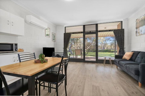 Riversands Rest Accommodation Paringa - Coobah Cottage - Holiday Adelaide 1