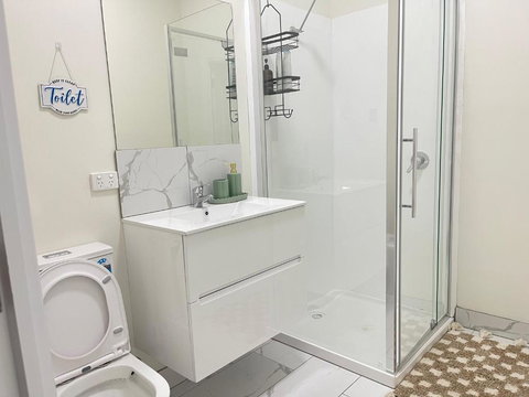 Riverside Hotel - Holiday Adelaide 1