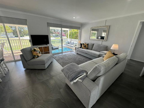 Riverview - South Yunderup - Holiday Adelaide 2