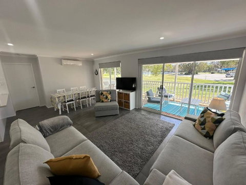 Riverview - South Yunderup - Holiday Adelaide 0