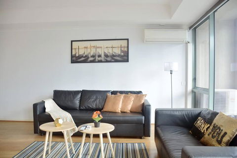 RiverView Spacious 3BR2Bath2Car WifiPoolGym Crown - Holiday Adelaide 0