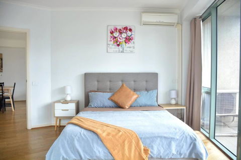 RiverView Spacious 3BR2Bath2Car WifiPoolGym Crown - Holiday Adelaide 1