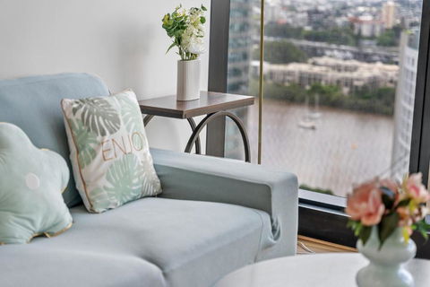 RiverViews 1BR 1BA Skytower Apt With Pool, Gym, Sauna - Holiday Adelaide 2