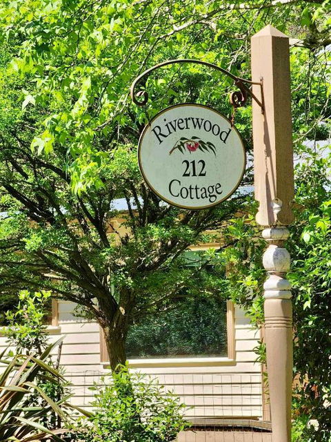 Riverwood Cottage, Accessible Accommodation - Holiday Adelaide 0