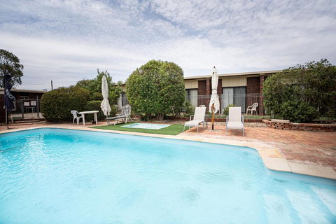 Riviana Motel - Holiday Adelaide 0