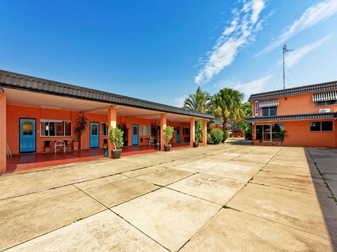 Riviera Motel Bundaberg - Holiday Adelaide 1