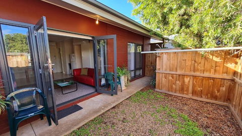 Rise N Shine - Affordable 50sqm Garden Apartment - Holiday Adelaide 0